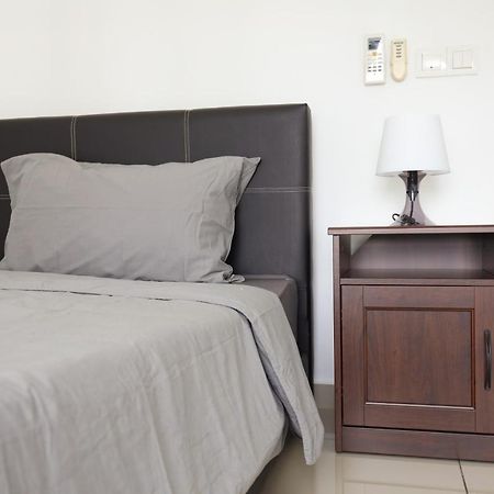 Cozy 3-Bedroom Condo With Pool - Seri Kembangan Zewnętrze zdjęcie
